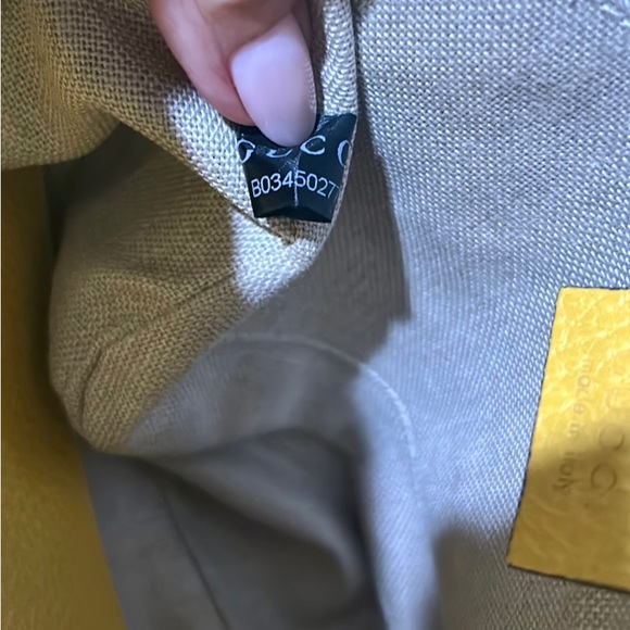 SOLD / Authentic Gucci Bree medium size camera bag - Picture 12 of 14